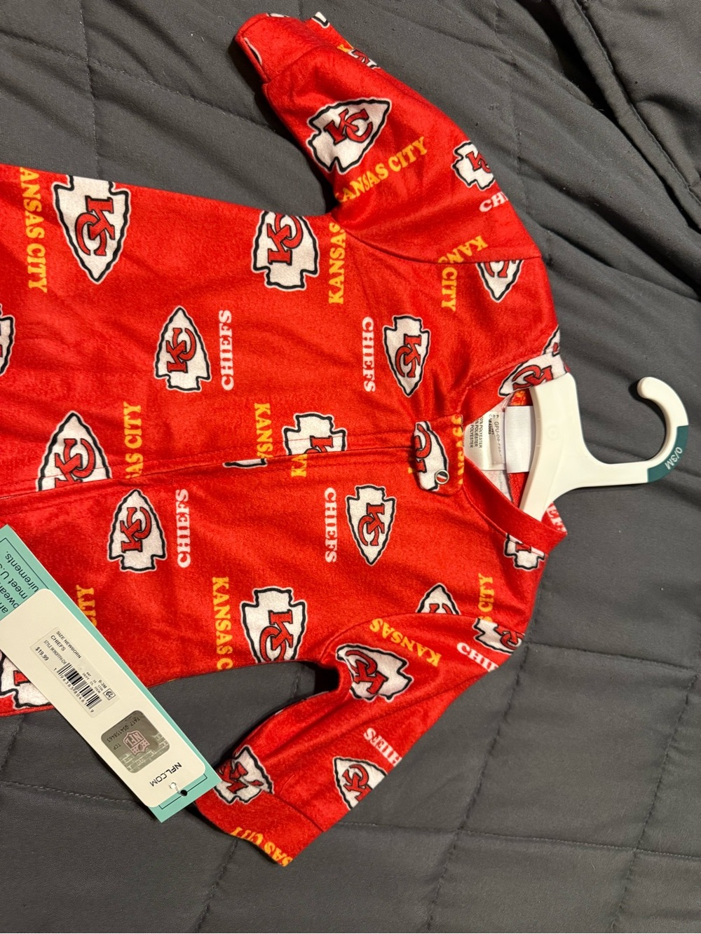 NWT Kansas City Chiefs Red Baby One-Piece Sleeper - NFL Team Print - Picture 6 of 7
